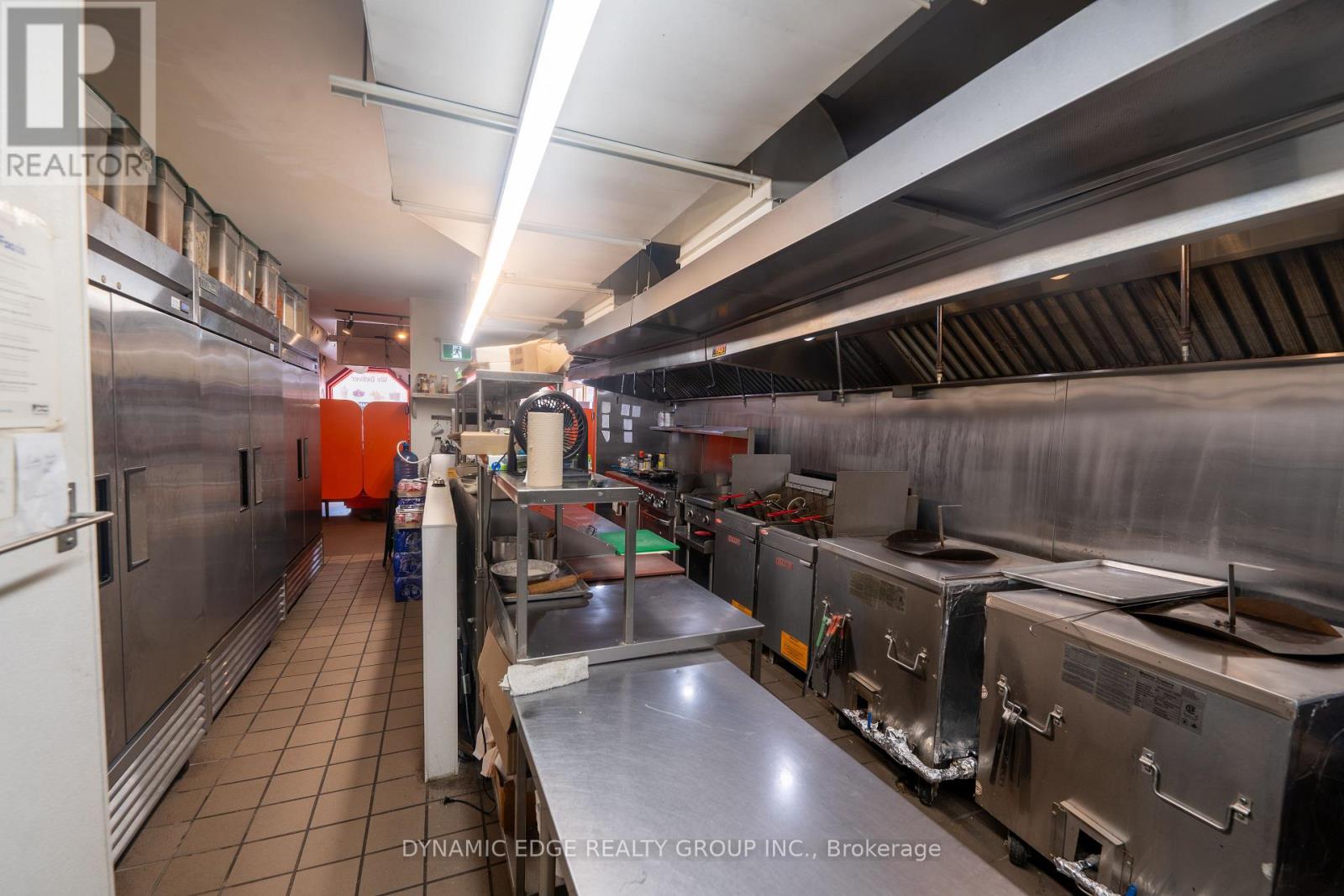 Photo 14 of 59 Lakeshore Road E, Mississauga ON