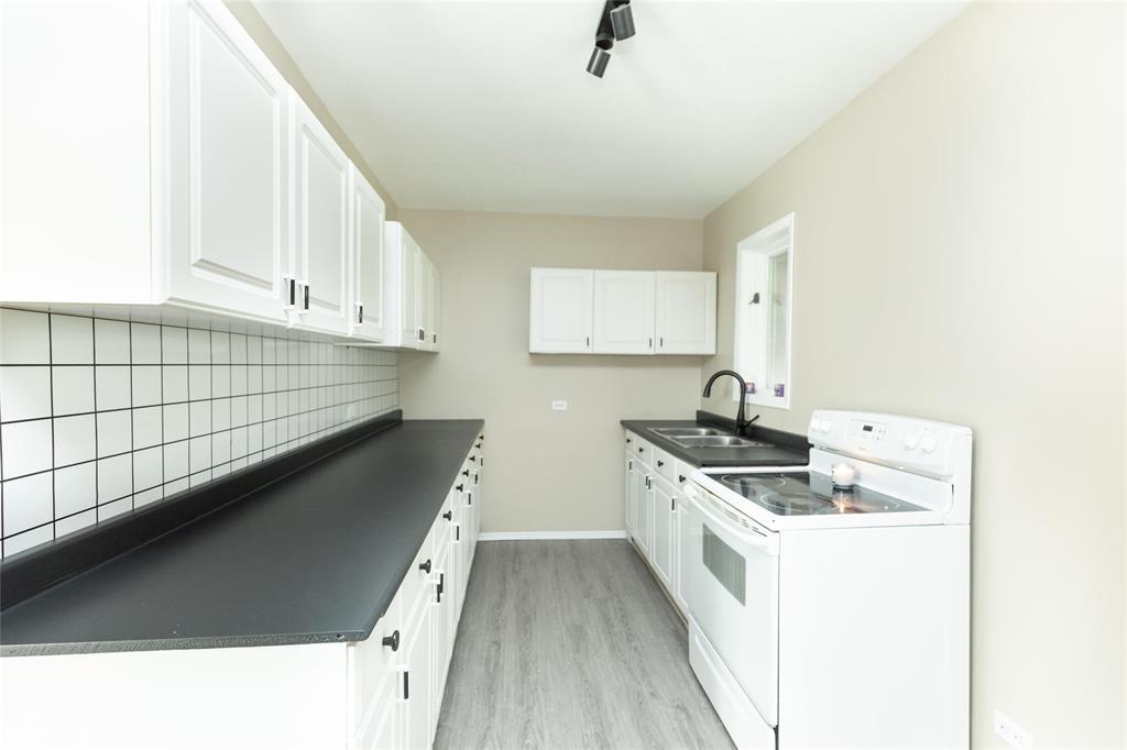Photo 44 of 40079 11 Road N, Vita MB