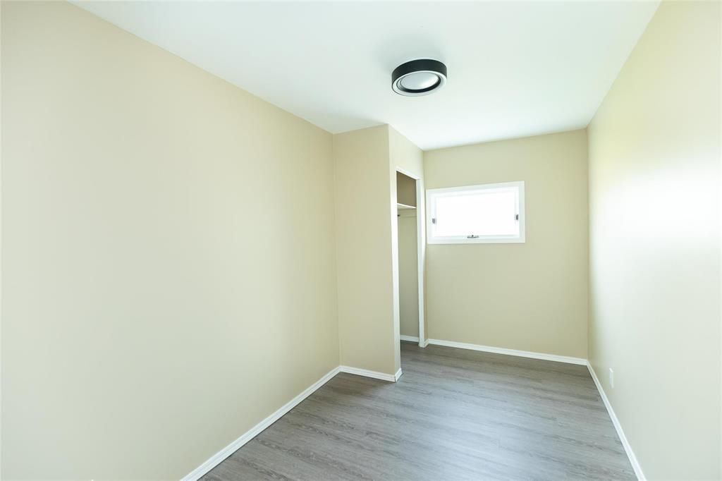 Photo 6 of 40079 11 Road N, Vita MB