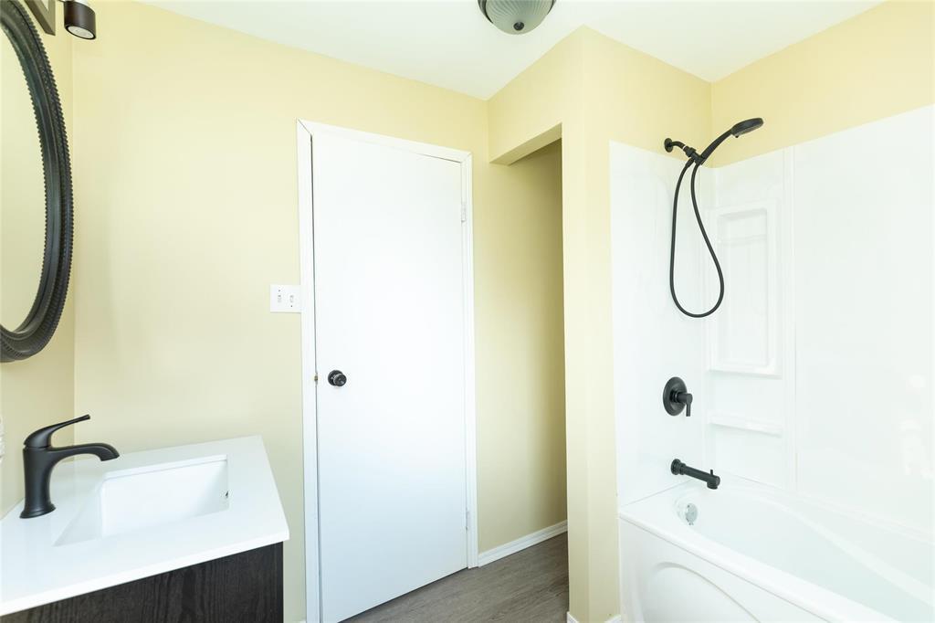 Photo 24 of 40079 11 Road N, Vita MB