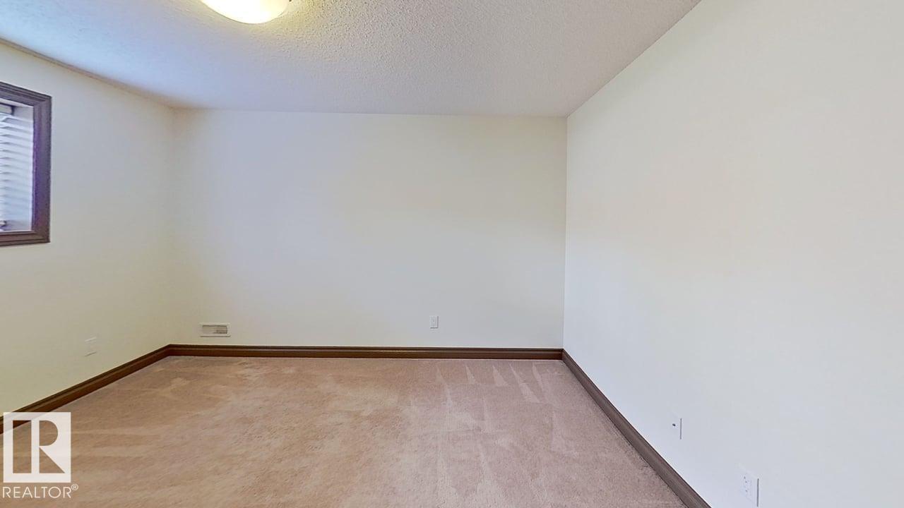 Photo 18 of 13040 164 Av Nw, Edmonton AB
