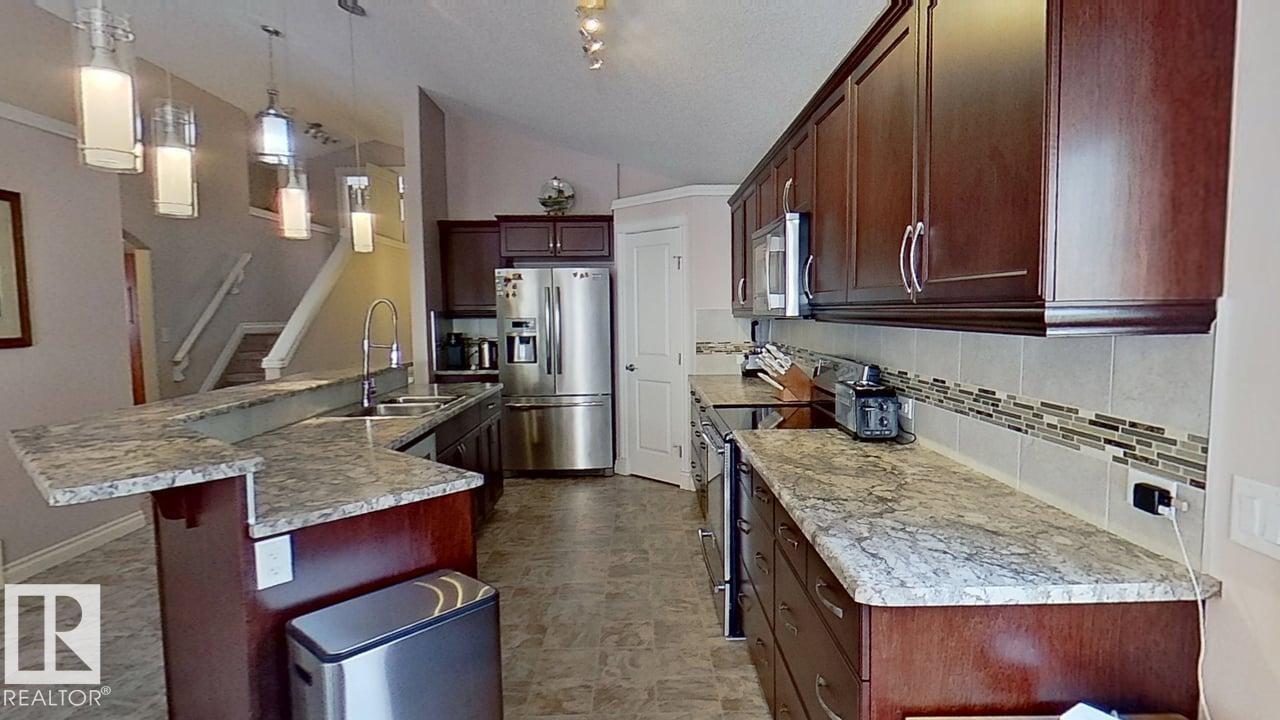 Photo 13 of 13040 164 Av Nw, Edmonton AB