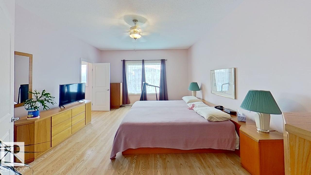 Photo 1 of 13040 164 Av Nw, Edmonton AB