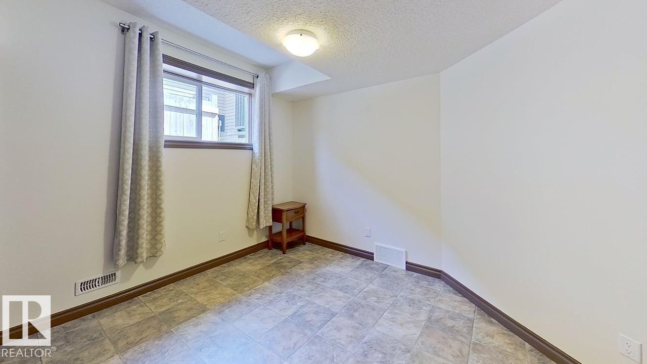 Photo 15 of 13040 164 Av Nw, Edmonton AB