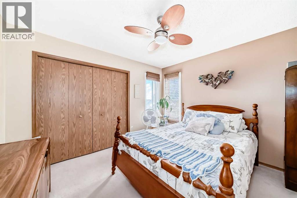 Single Family House 4 Level for Sale in  Hidden Way NW Hidden Valley Calgary 