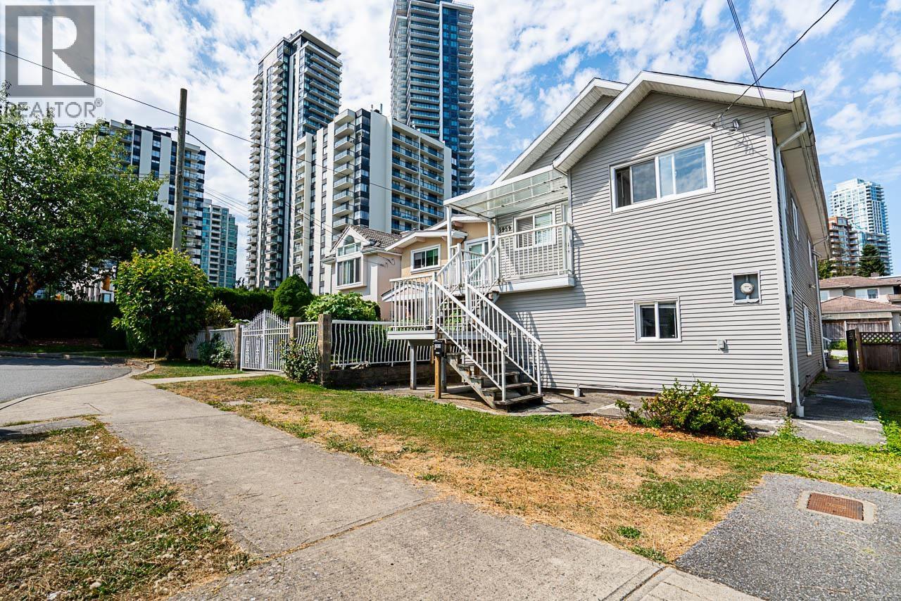 Photo 27 of 5959 Mcmurray Avenue, Burnaby BC