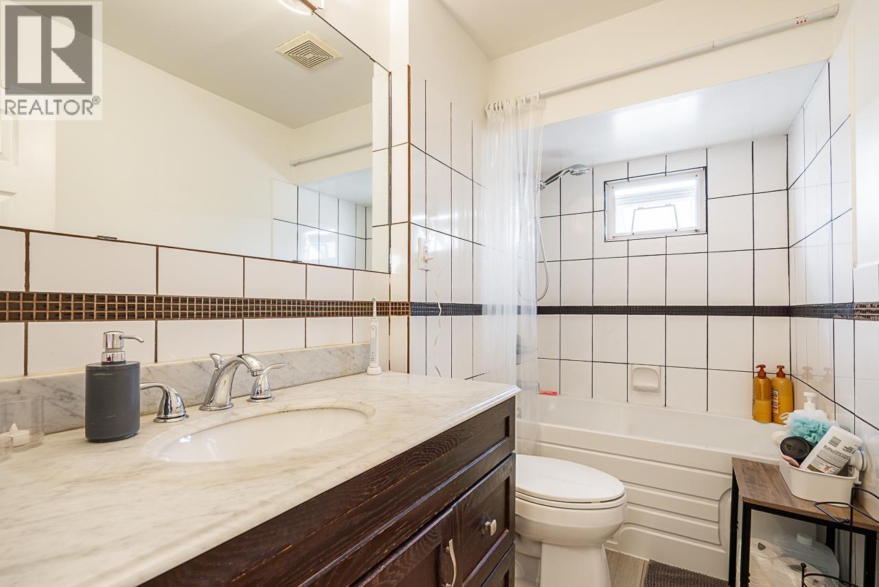Photo 7 of 5959 Mcmurray Avenue, Burnaby BC