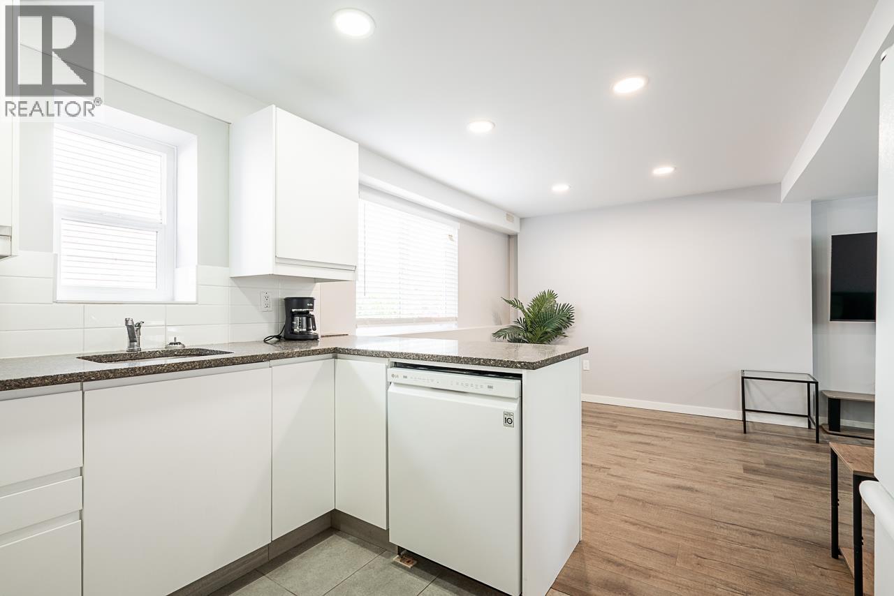 Photo 11 of 5959 Mcmurray Avenue, Burnaby BC
