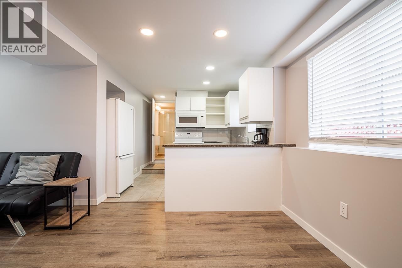 Photo 2 of 5959 Mcmurray Avenue, Burnaby BC