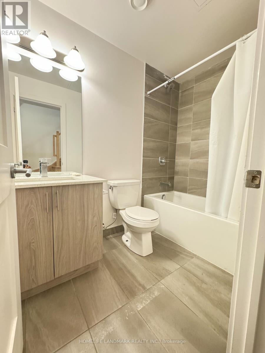 Photo 12 of 30 57 Finch Avenue W, Toronto ON