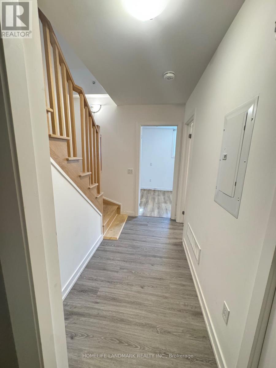 Photo 13 of 30 57 Finch Avenue W, Toronto ON