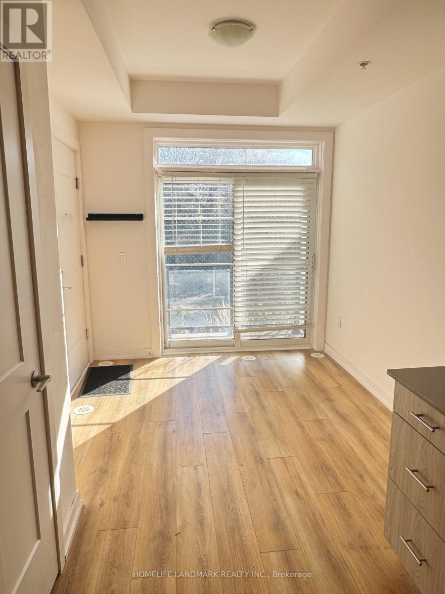 Photo 7 of 30 57 Finch Avenue W, Toronto ON