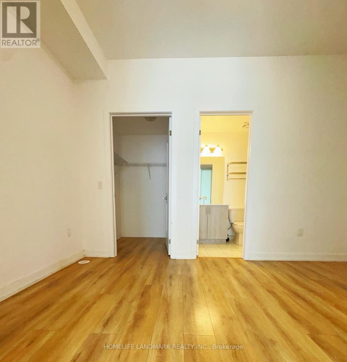 Photo 8 of 30 57 Finch Avenue W, Toronto ON