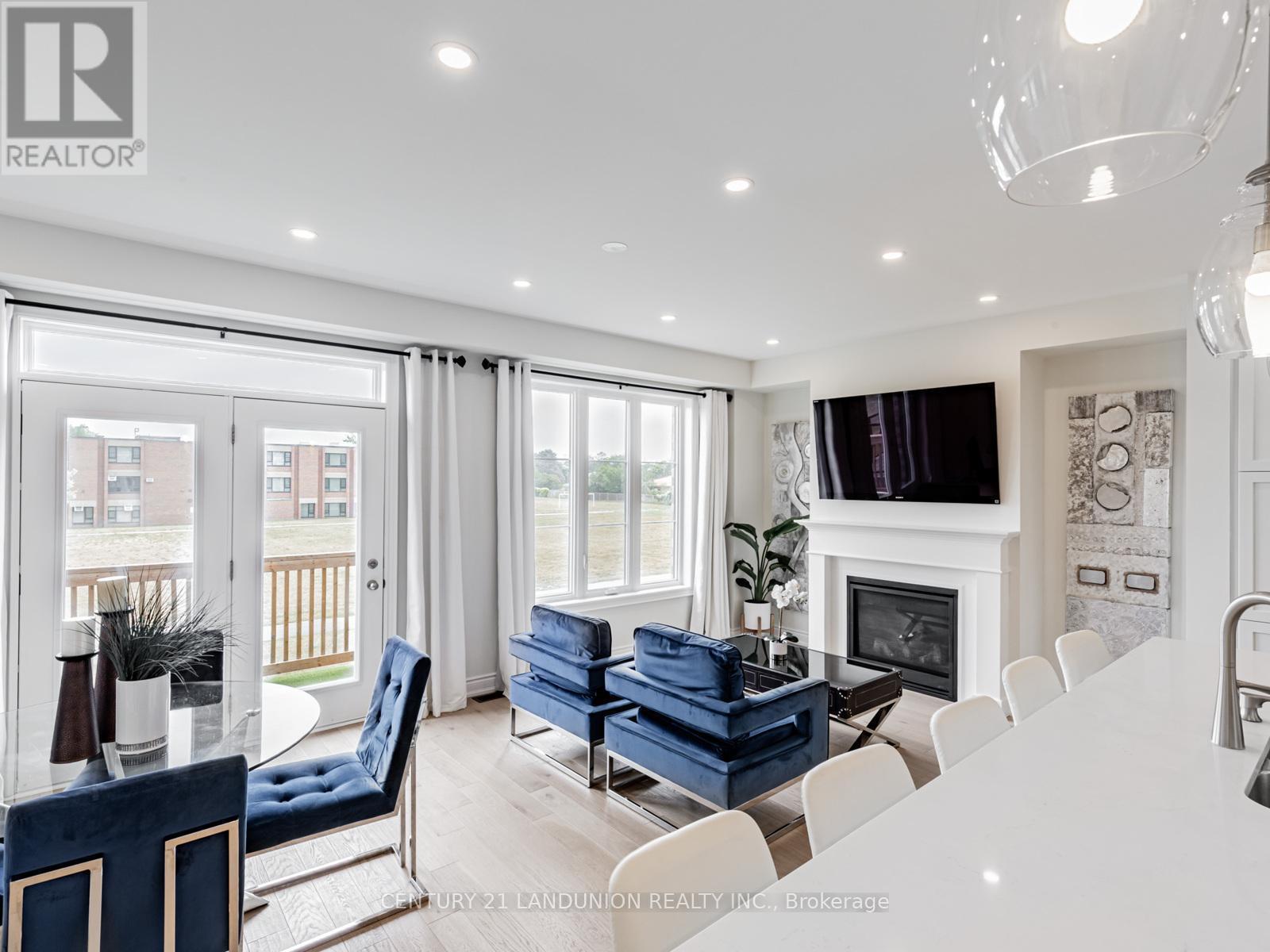 Photo 18 of 77 William Durie Way, Toronto ON