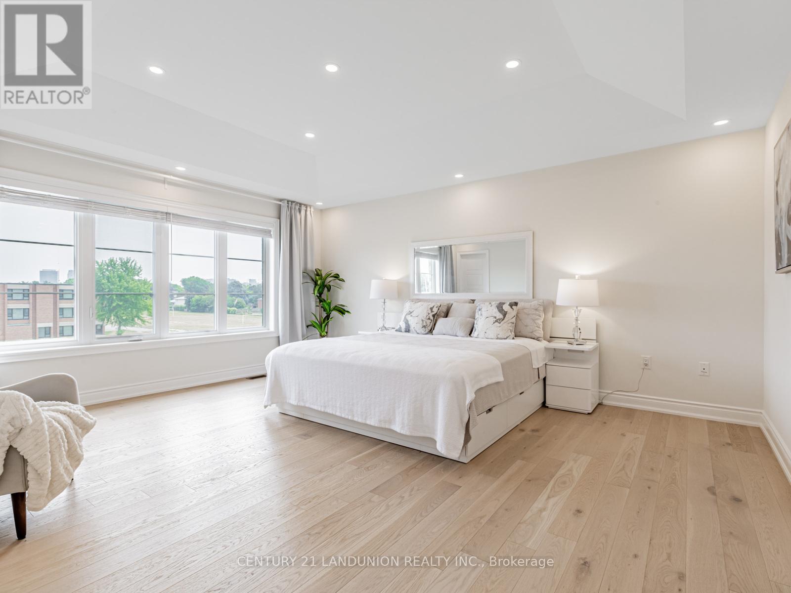 Photo 22 of 77 William Durie Way, Toronto ON