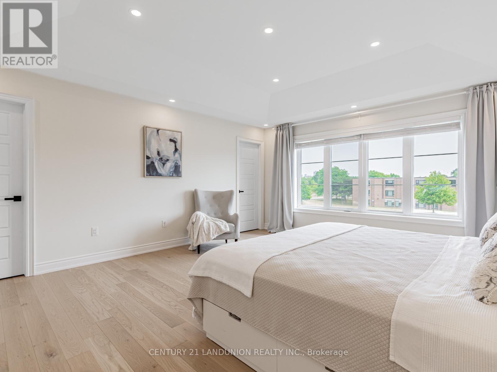 Photo 25 of 77 William Durie Way, Toronto ON