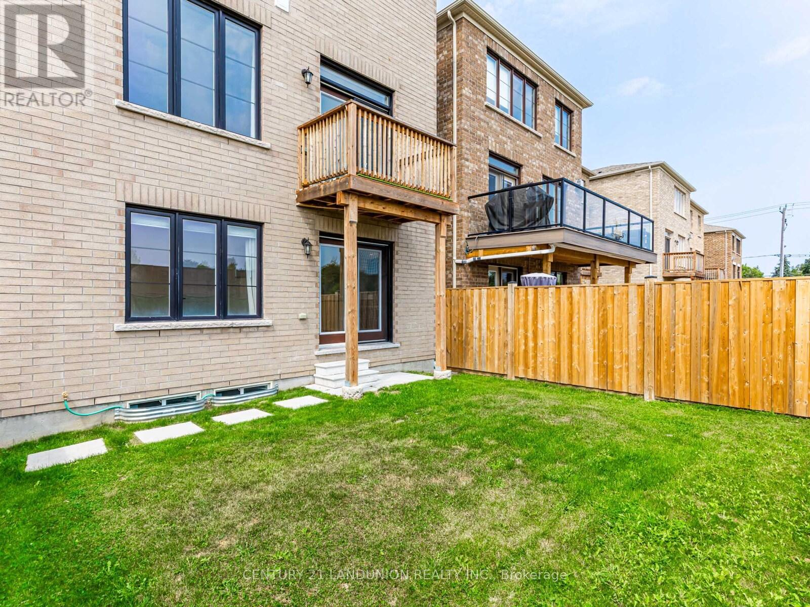 Photo 38 of 77 William Durie Way, Toronto ON