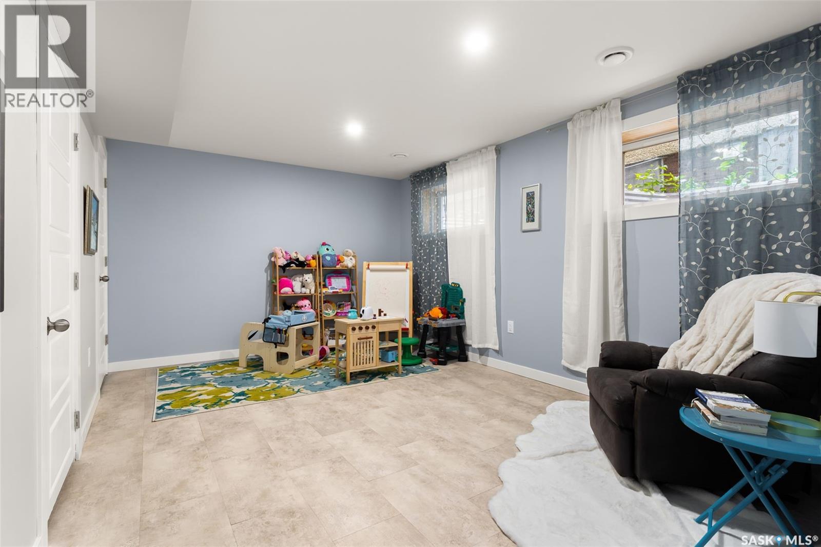 Photo 30 of 2410 Athol Street, Regina SK