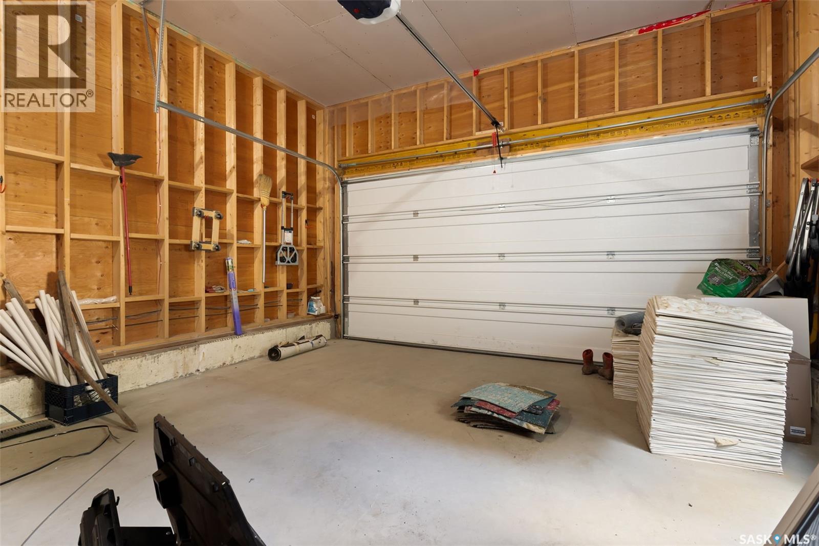 Photo 14 of 2410 Athol Street, Regina SK