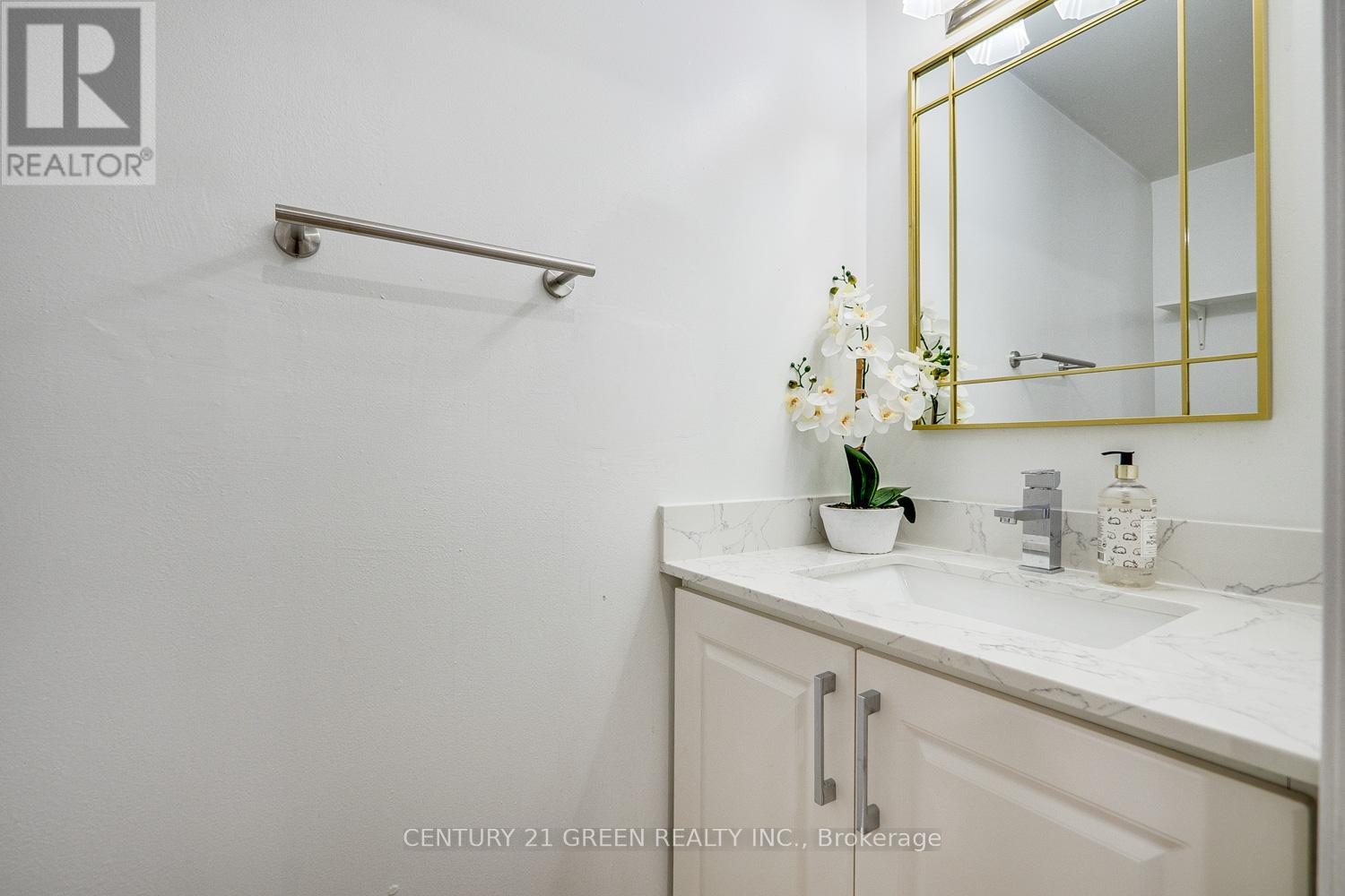 Photo 14 of 255 Fasken Court, Milton ON