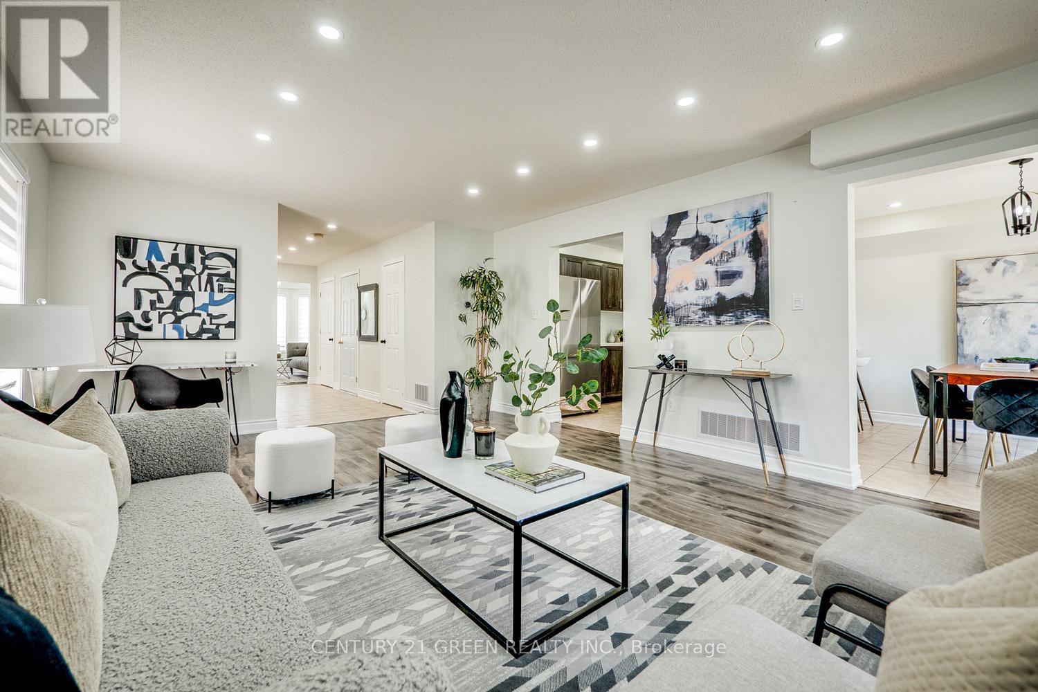 Photo 40 of 255 Fasken Court, Milton ON