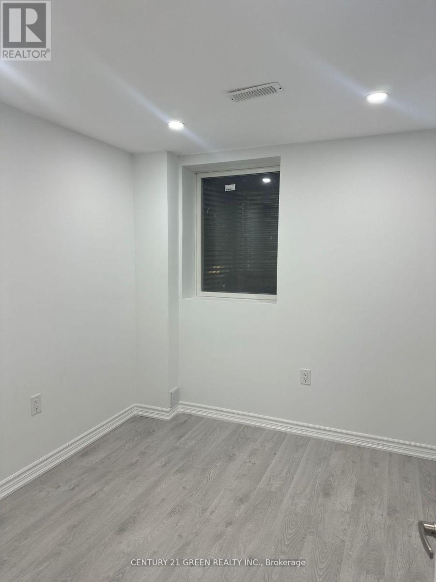 Photo 38 of 255 Fasken Court, Milton ON