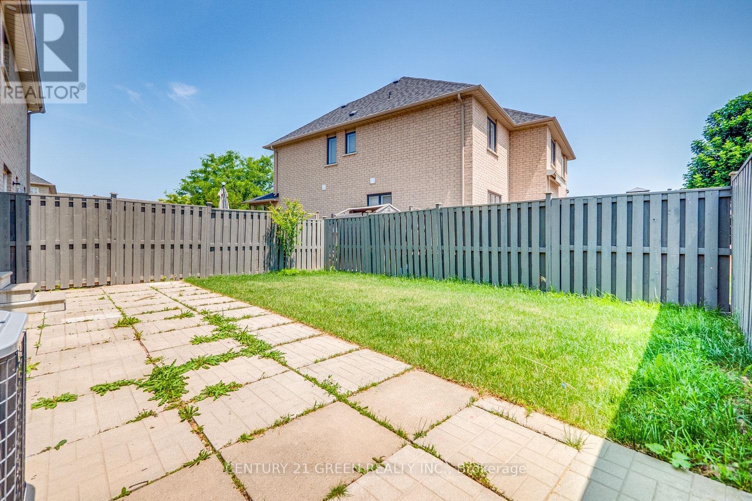 Photo 37 of 255 Fasken Court, Milton ON