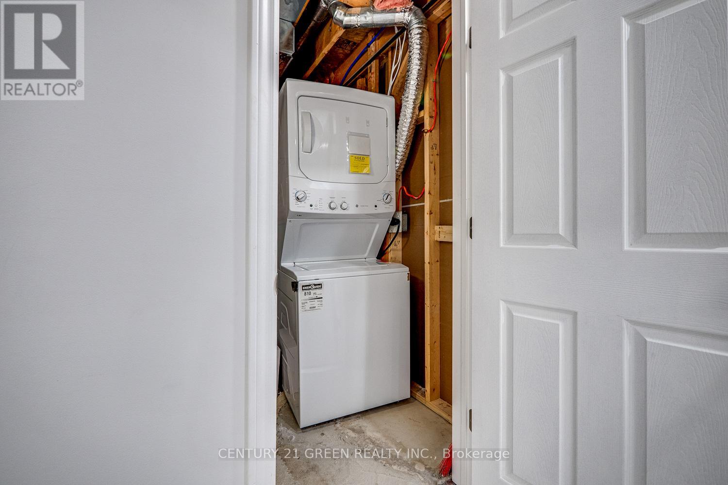 Photo 11 of 255 Fasken Court, Milton ON