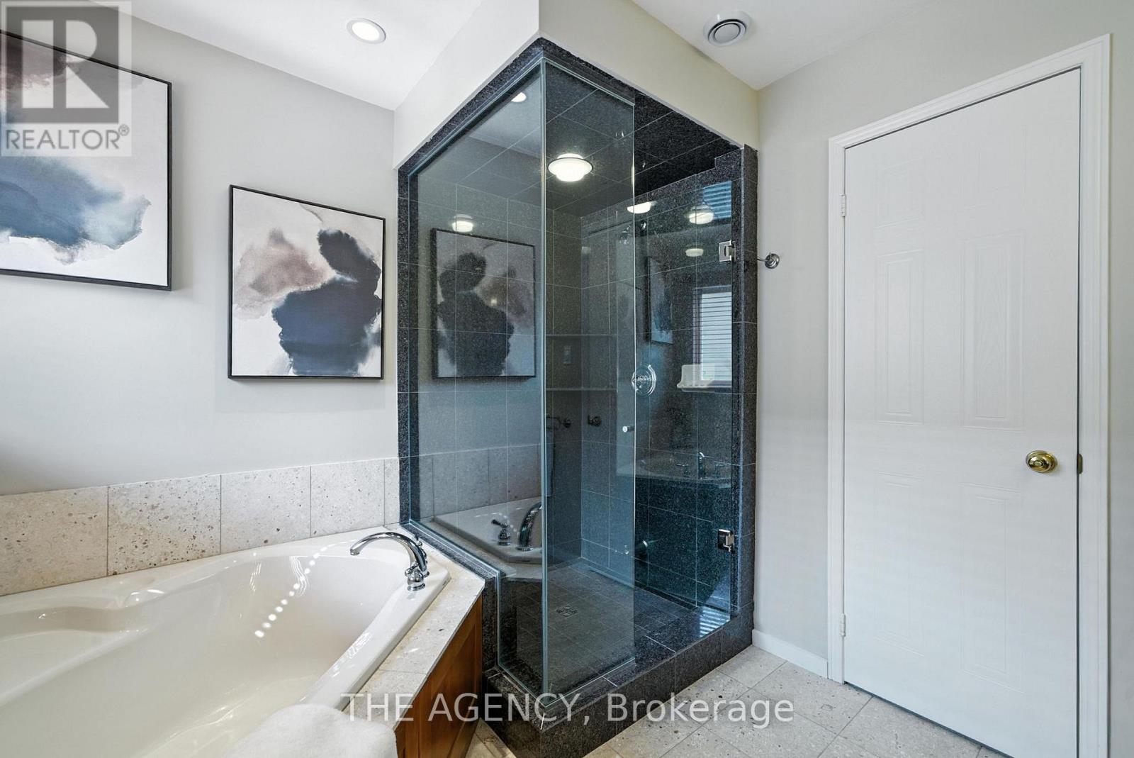 Photo 8 of 1541 Bentley Lane, Pickering ON