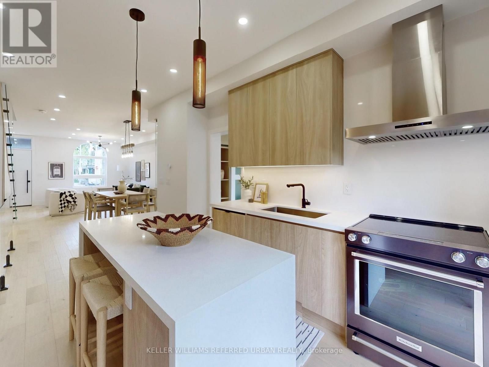 Photo 14 of 164 Broadview Avenue, Toronto ON