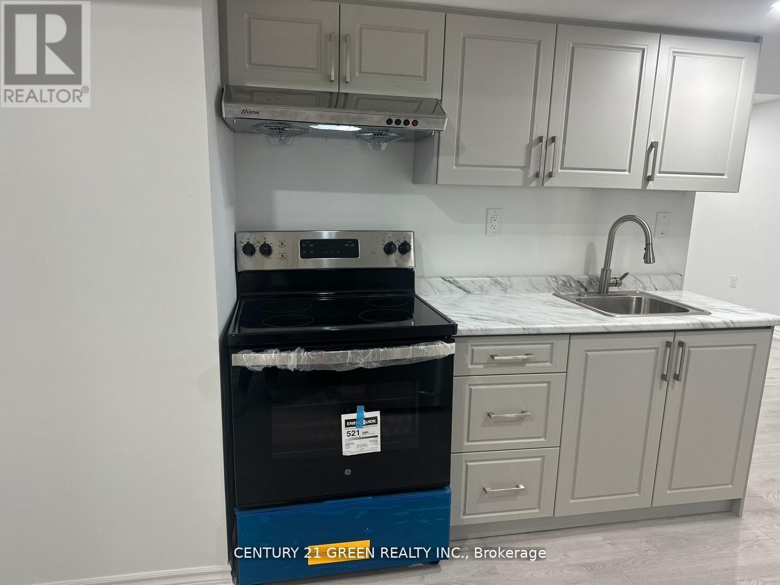 Photo 3 of 255 Fasken Court, Milton ON