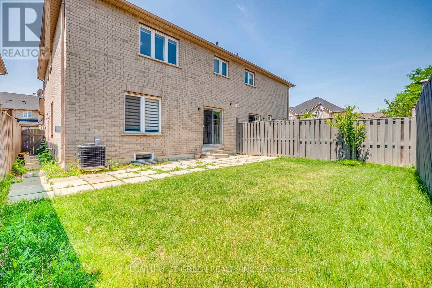 Photo 10 of 255 Fasken Court, Milton ON