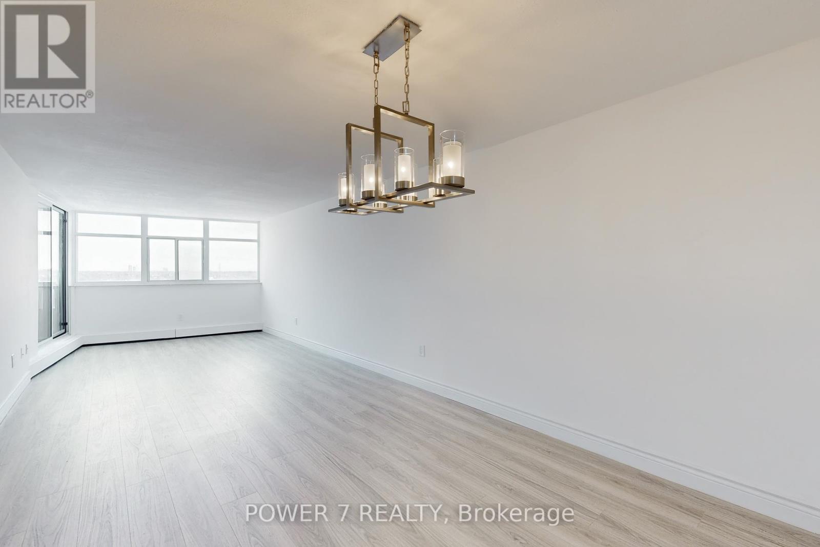 Photo 6 of 805 2050 Bridletowne Circle, Toronto ON