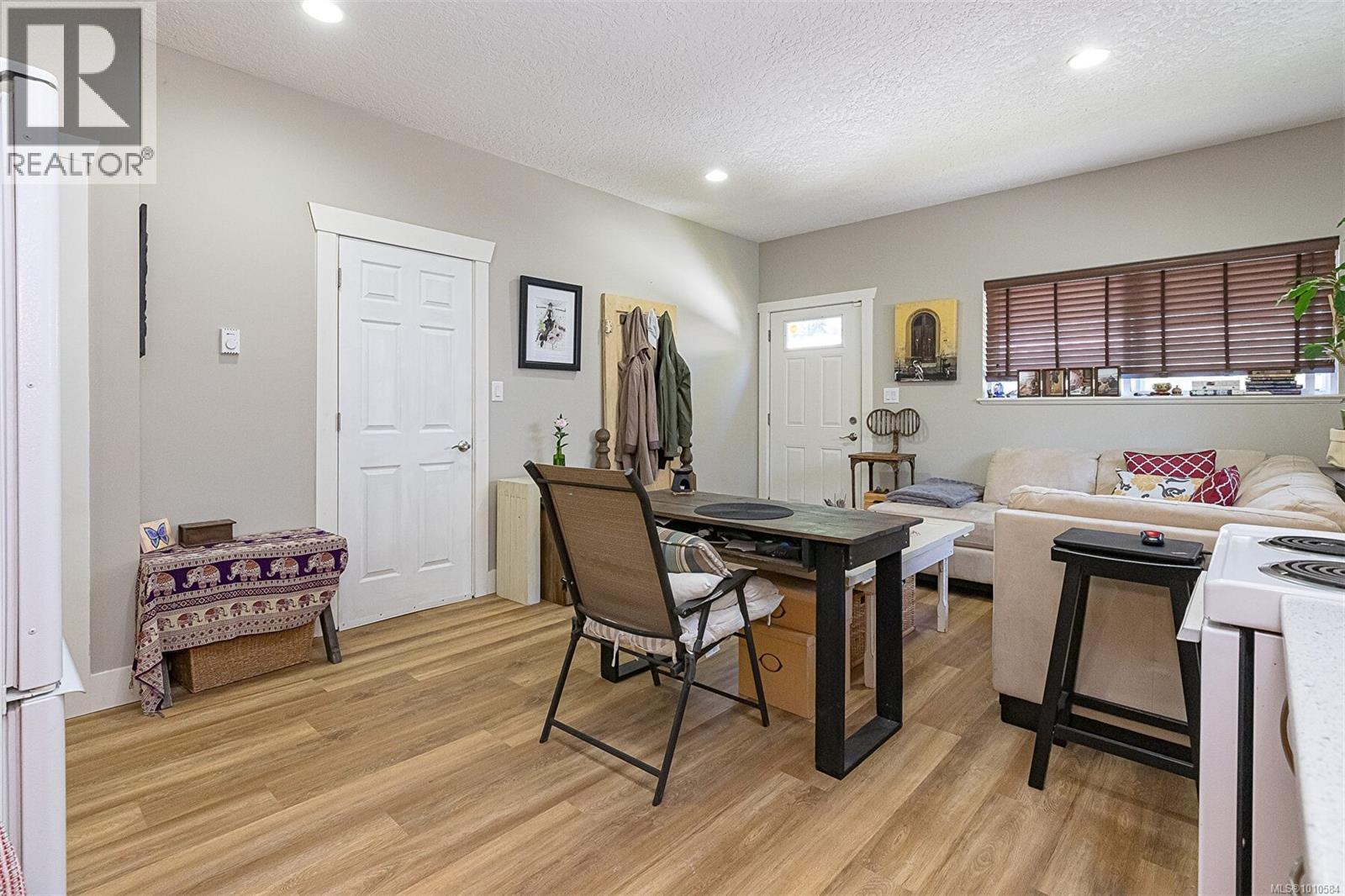 Photo 33 of 101 Dorval Pl, Langford BC