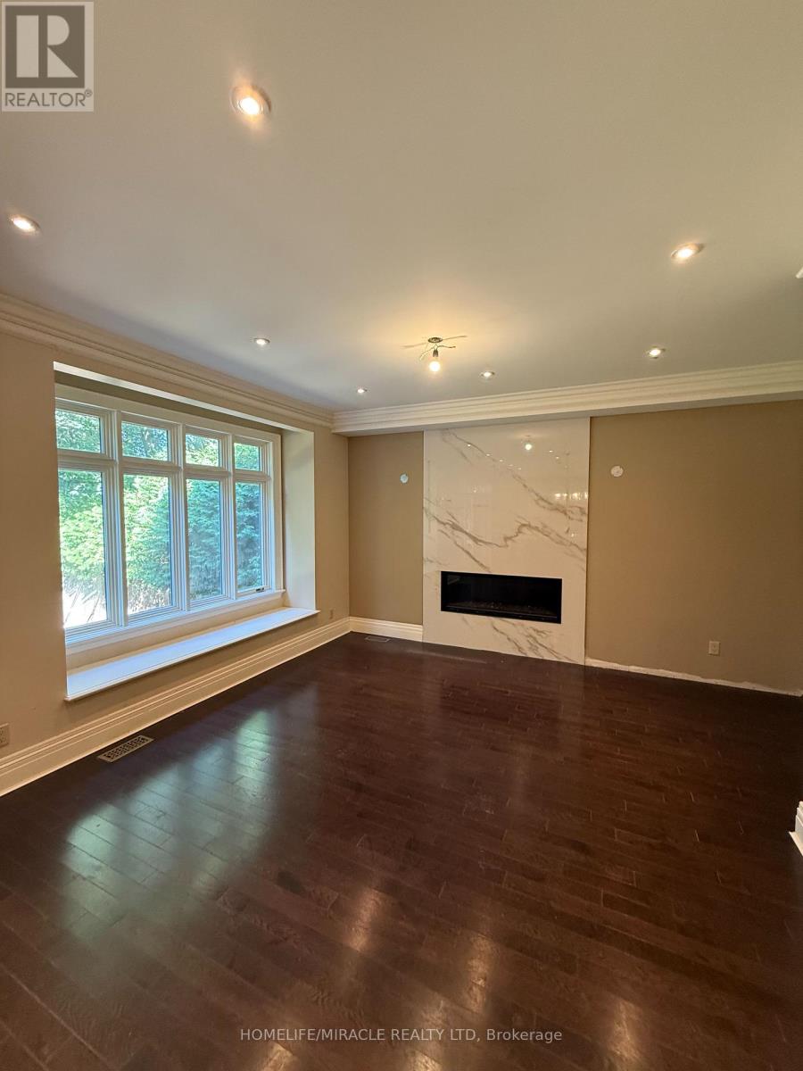 Photo 13 of 16 Ravenscrest Drive, Toronto ON