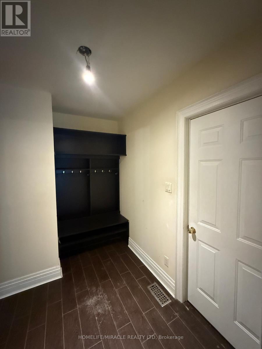 Photo 15 of 16 Ravenscrest Drive, Toronto ON