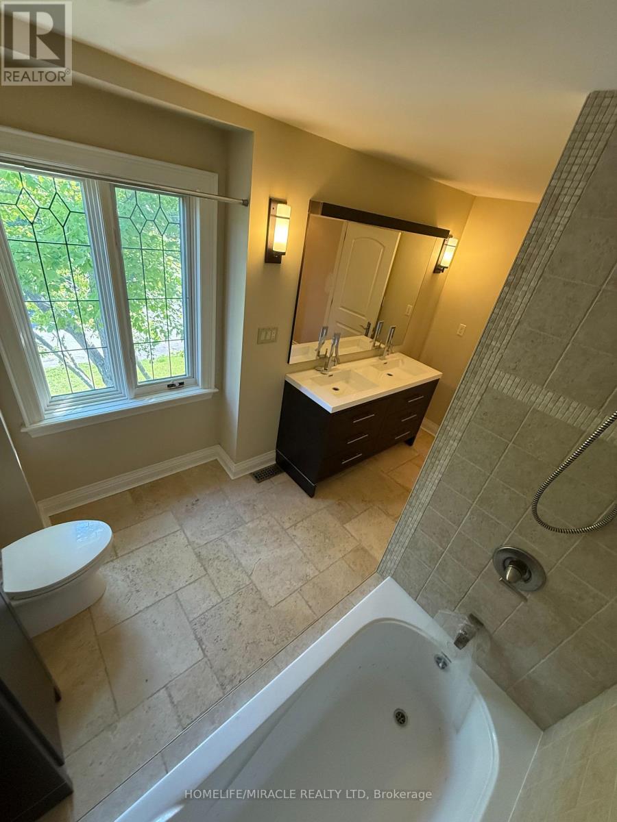 Photo 17 of 16 Ravenscrest Drive, Toronto ON