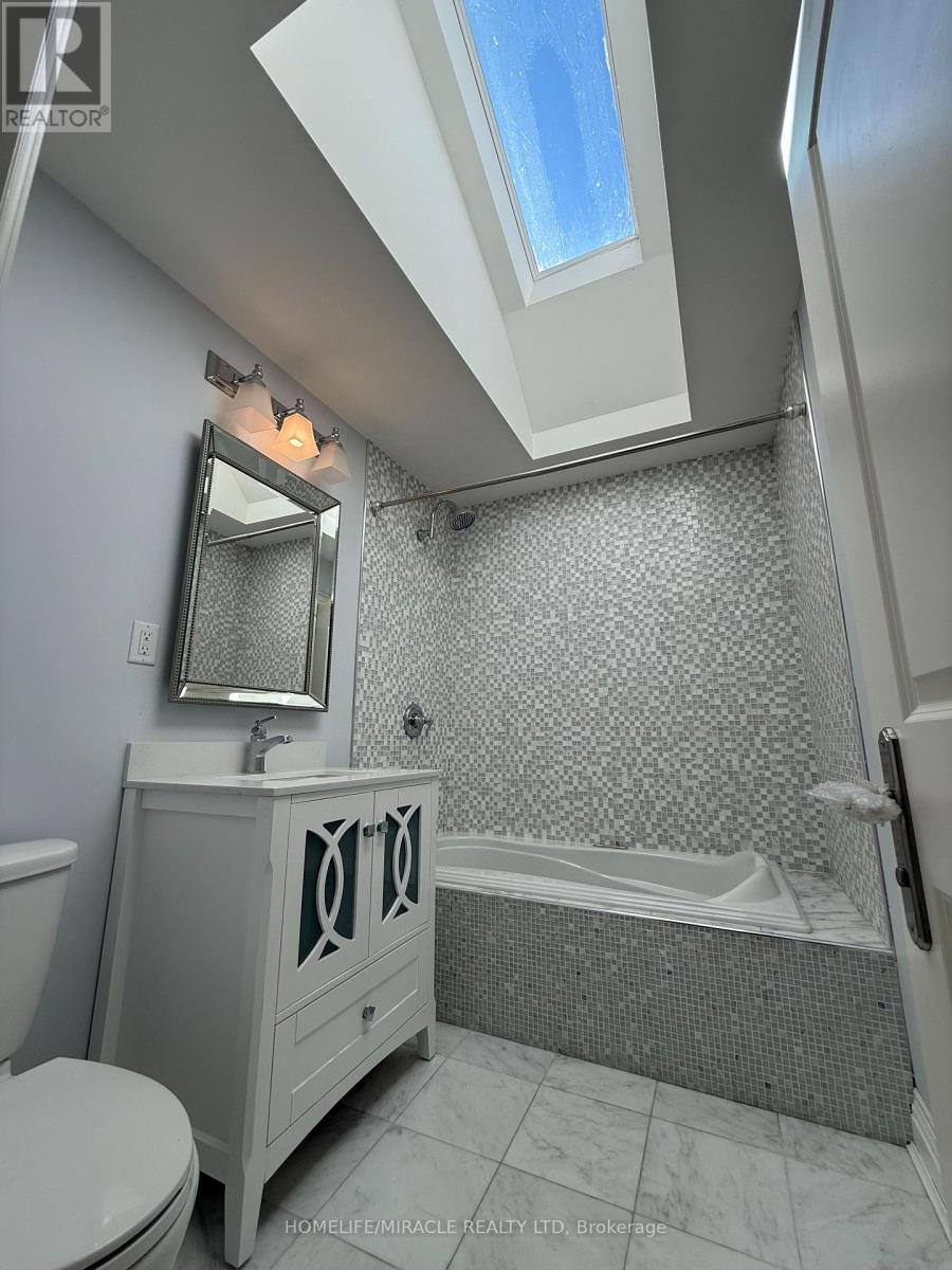 Photo 20 of 16 Ravenscrest Drive, Toronto ON