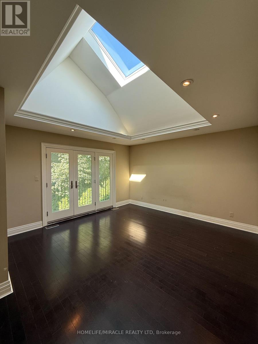 Photo 23 of 16 Ravenscrest Drive, Toronto ON