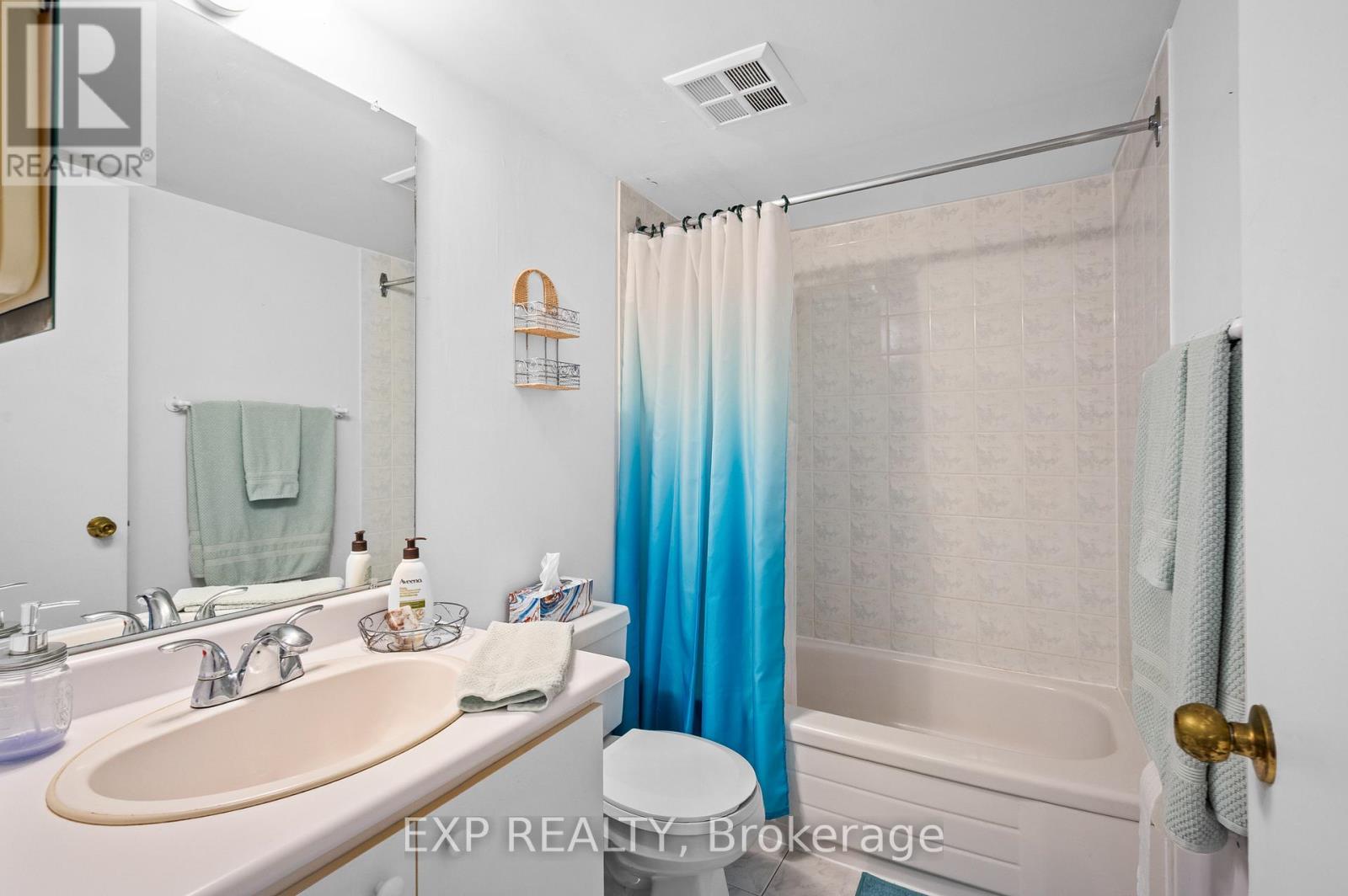 Photo 16 of 307 2470 Eglinton Avenue W, Toronto ON
