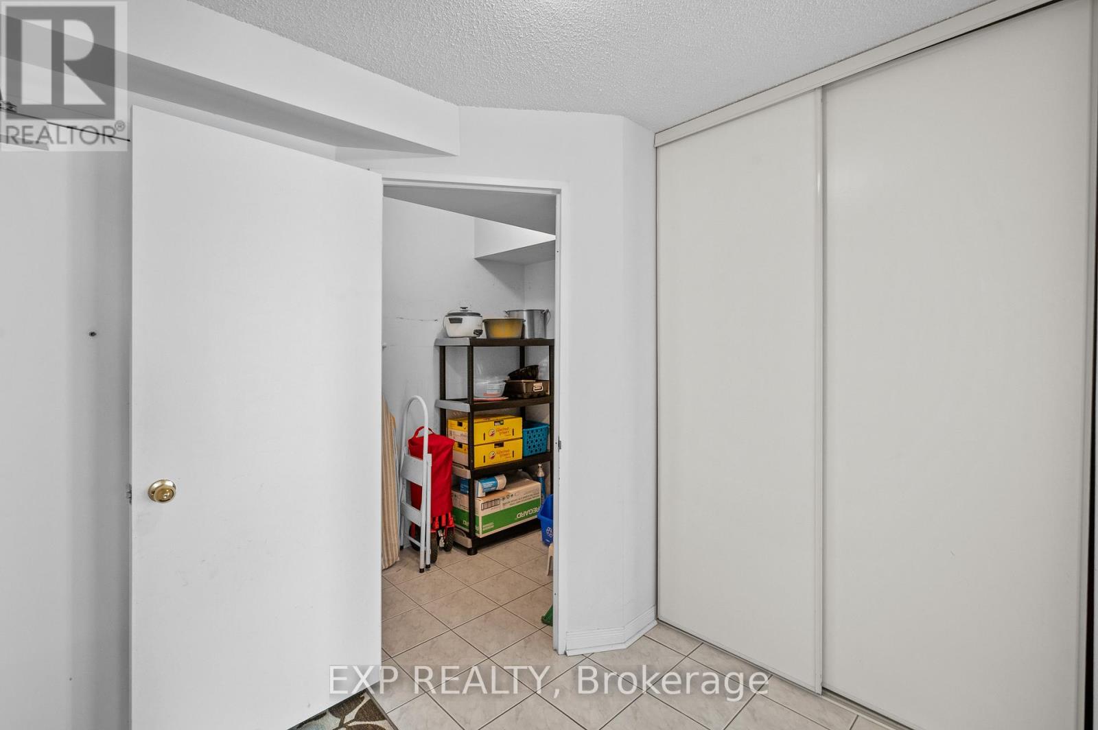 Photo 19 of 307 2470 Eglinton Avenue W, Toronto ON