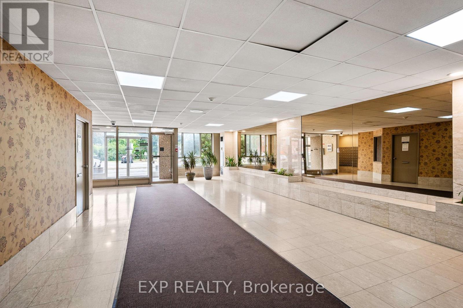 Photo 23 of 307 2470 Eglinton Avenue W, Toronto ON