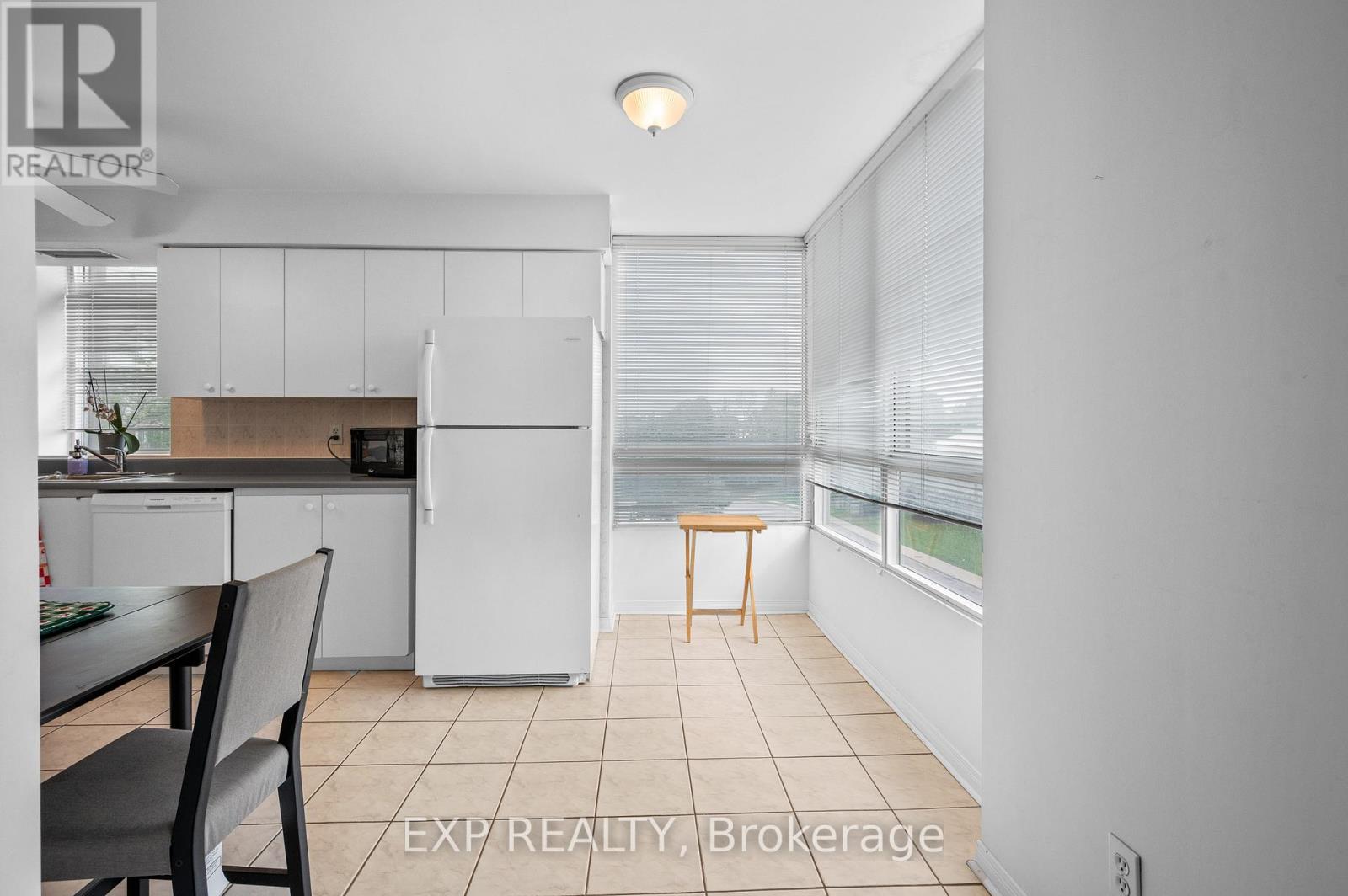 Photo 5 of 307 2470 Eglinton Avenue W, Toronto ON