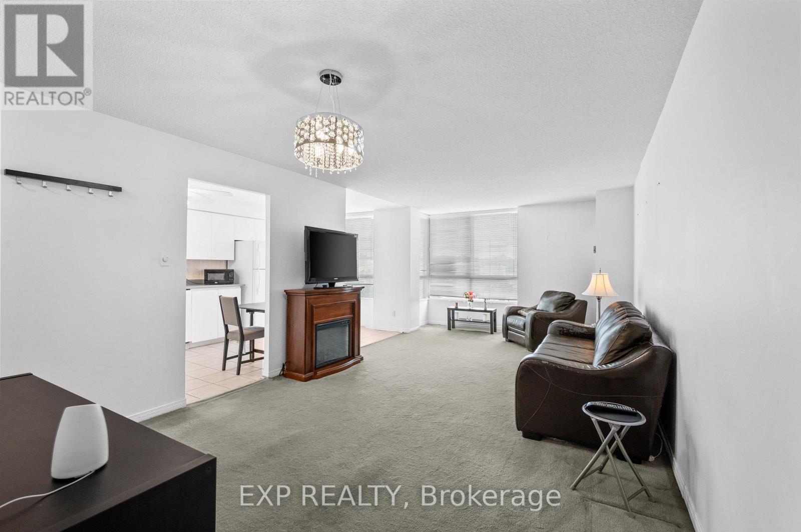 Photo 7 of 307 2470 Eglinton Avenue W, Toronto ON