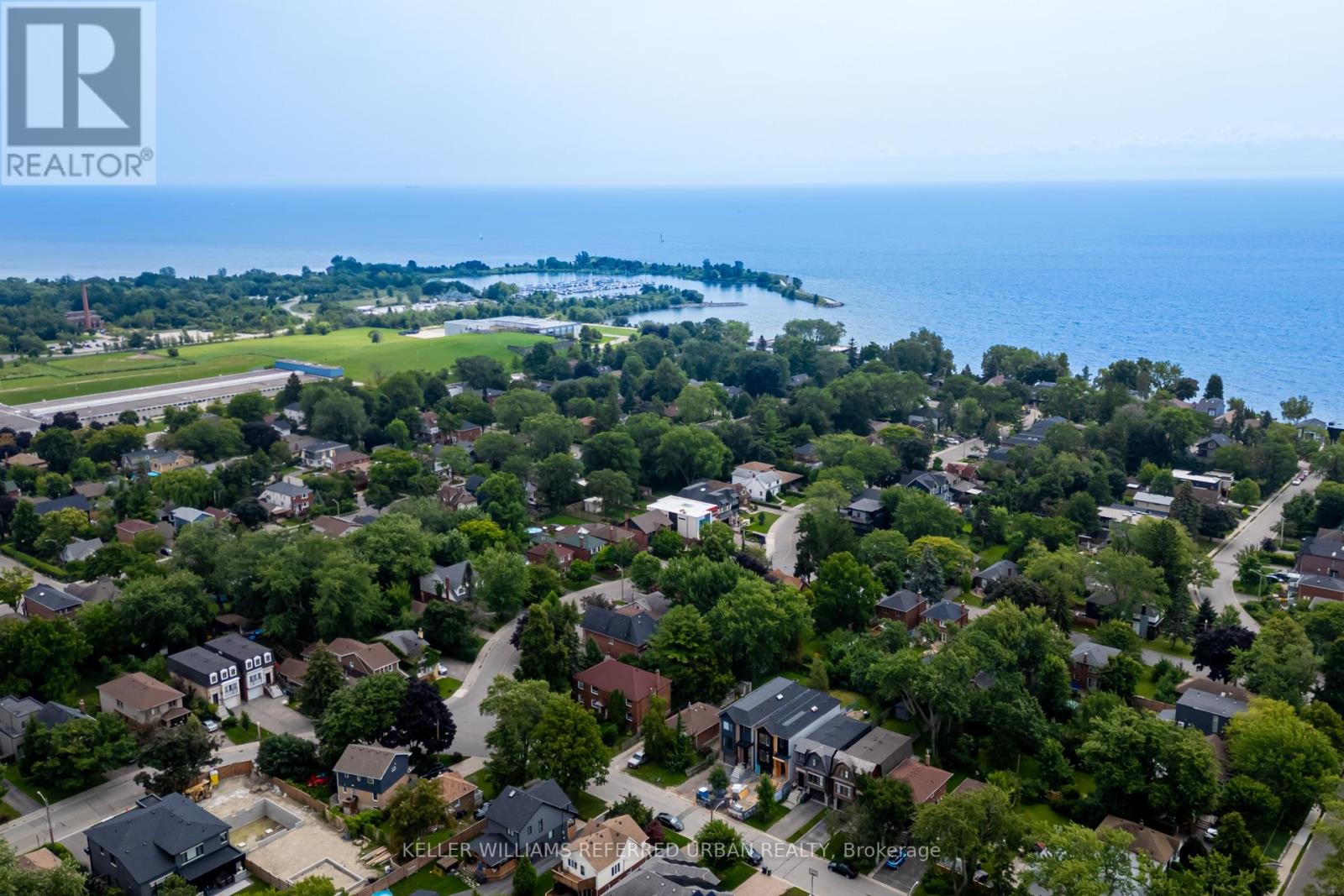 Photo 12 of 2 C Shamrock Avenue, Toronto ON