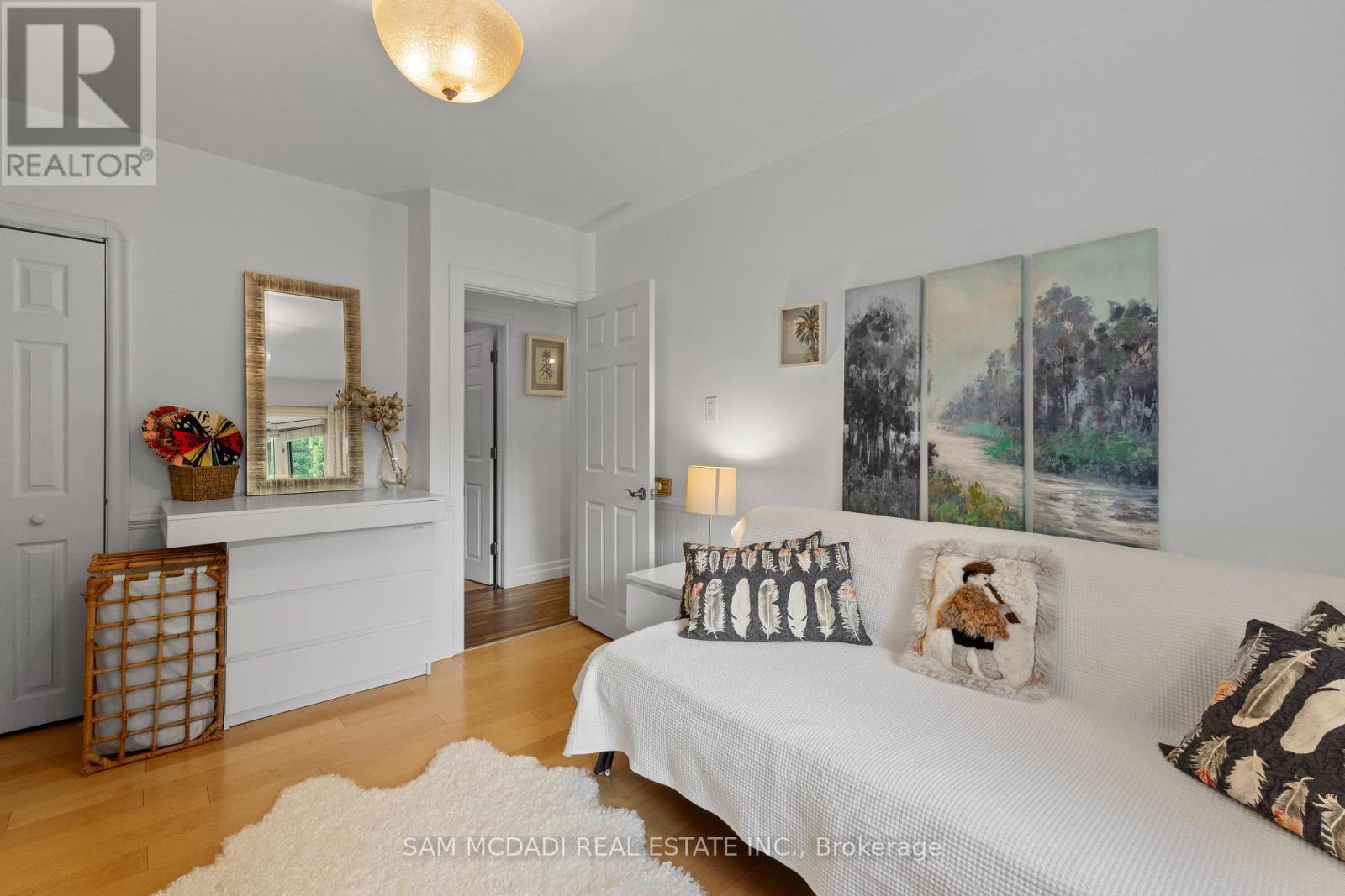 Photo 18 of 1300 Twin Oaks Dell, Mississauga ON
