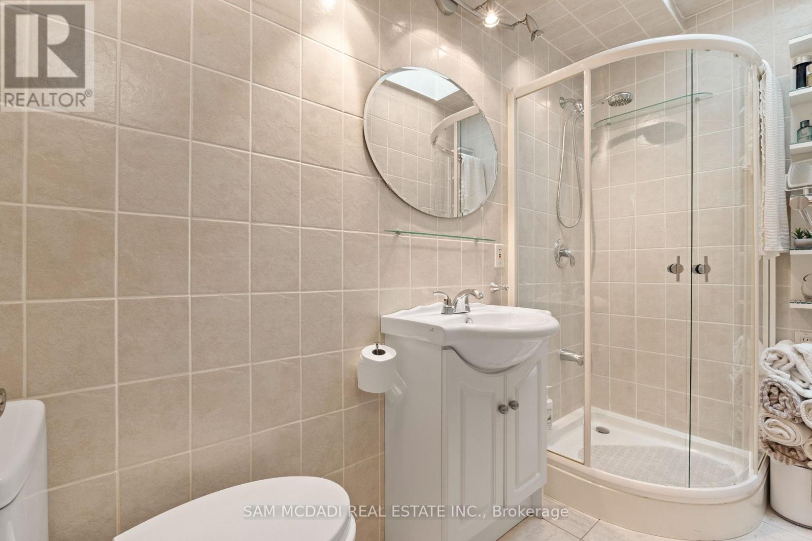 Photo 21 of 1300 Twin Oaks Dell, Mississauga ON
