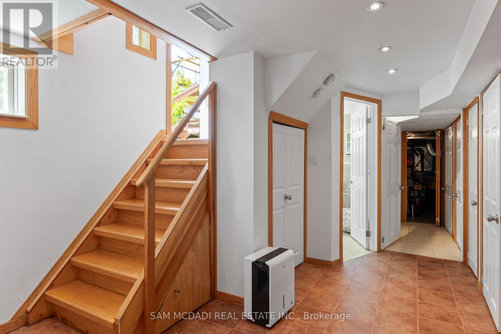 Photo 27 of 1300 Twin Oaks Dell, Mississauga ON