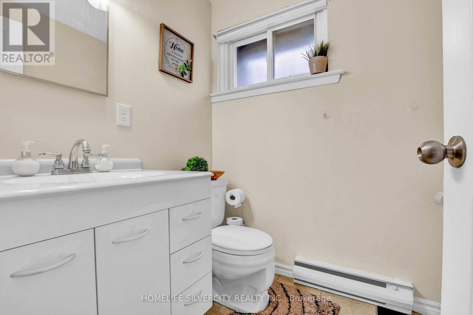 Photo 16 of 25 Briar Path, Brampton ON