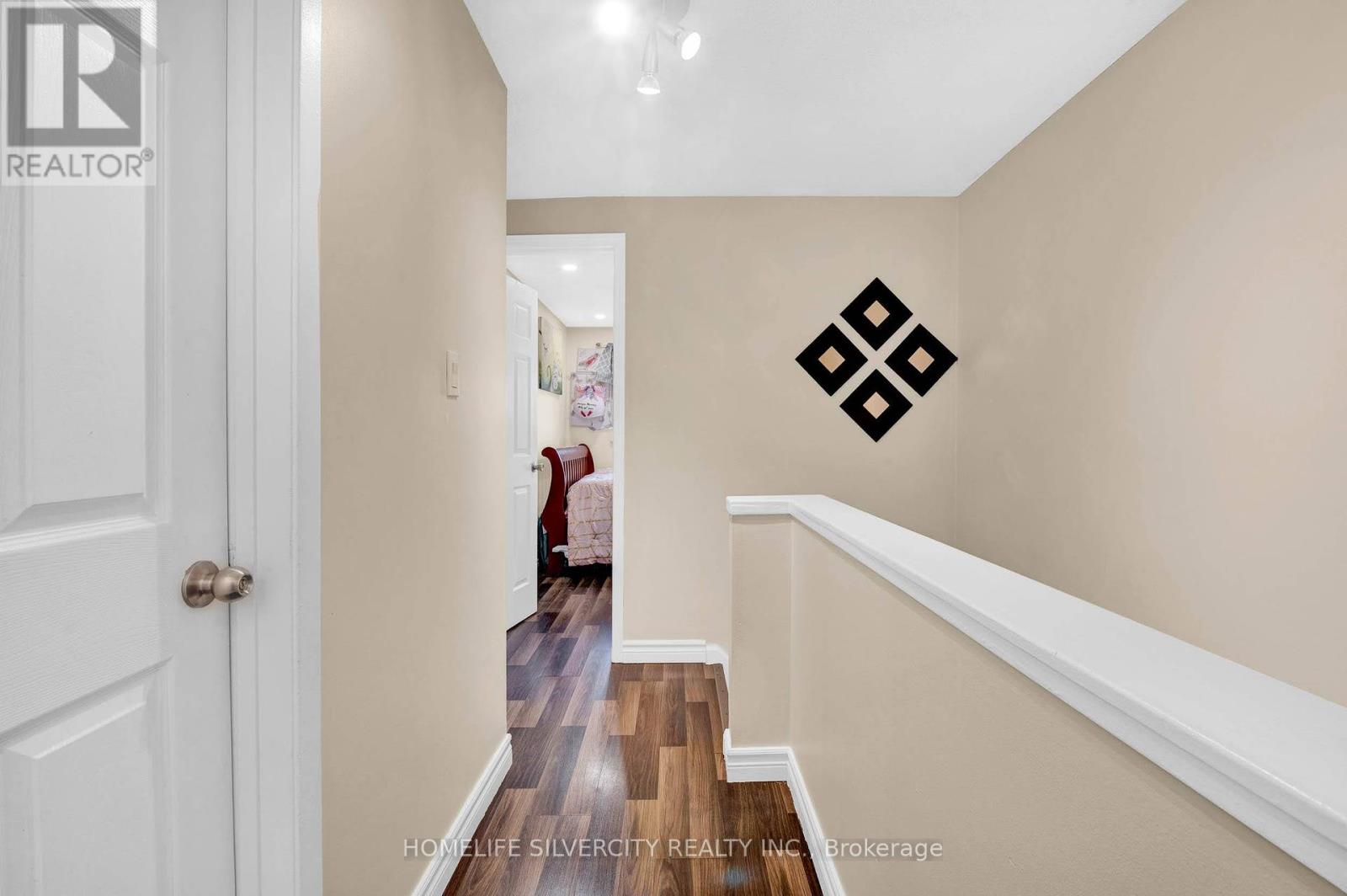 Photo 17 of 25 Briar Path, Brampton ON
